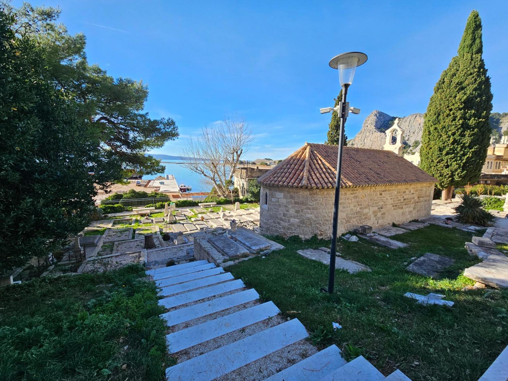 Morska Postelja - Sea Bed Apartment Omis Exterior photo