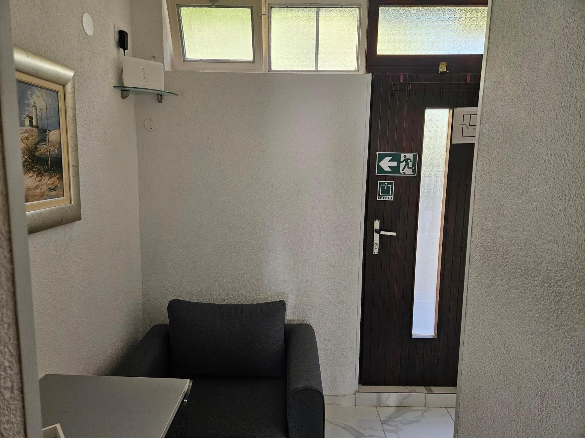 Morska Postelja - Sea Bed Apartment Omis Exterior photo